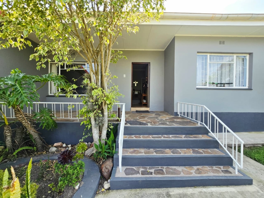 4 Bedroom Property for Sale in Blanco Western Cape